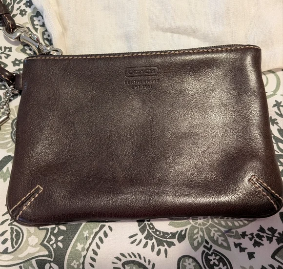 Coach Y2K Brown Leather Wristlet - Picture 2 of 6